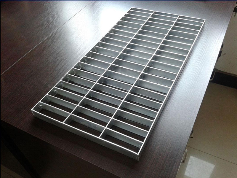 鋼格板產(chǎn)品成為了城市建設(shè)在飛速的發(fā)展的見(jiàn)證者