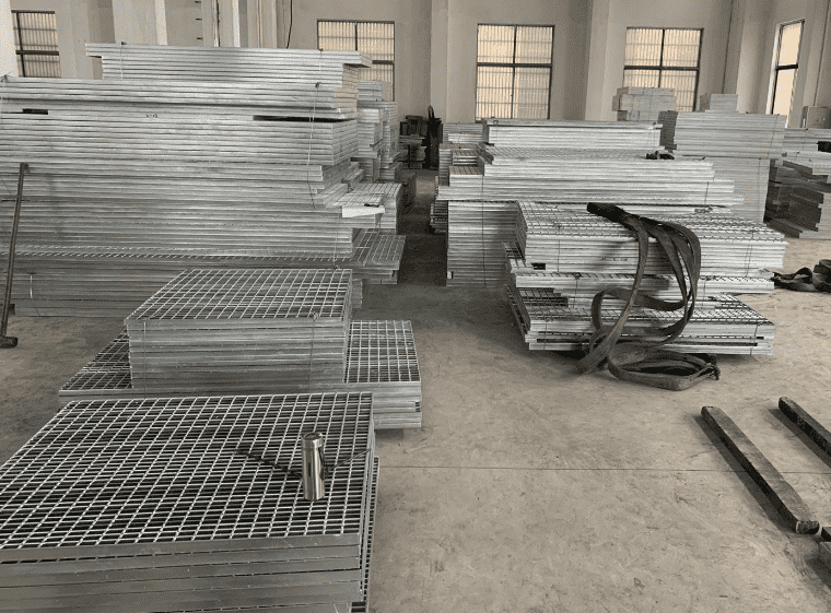 平臺(tái)鋼格柵板適用于那些場(chǎng)地與特性？